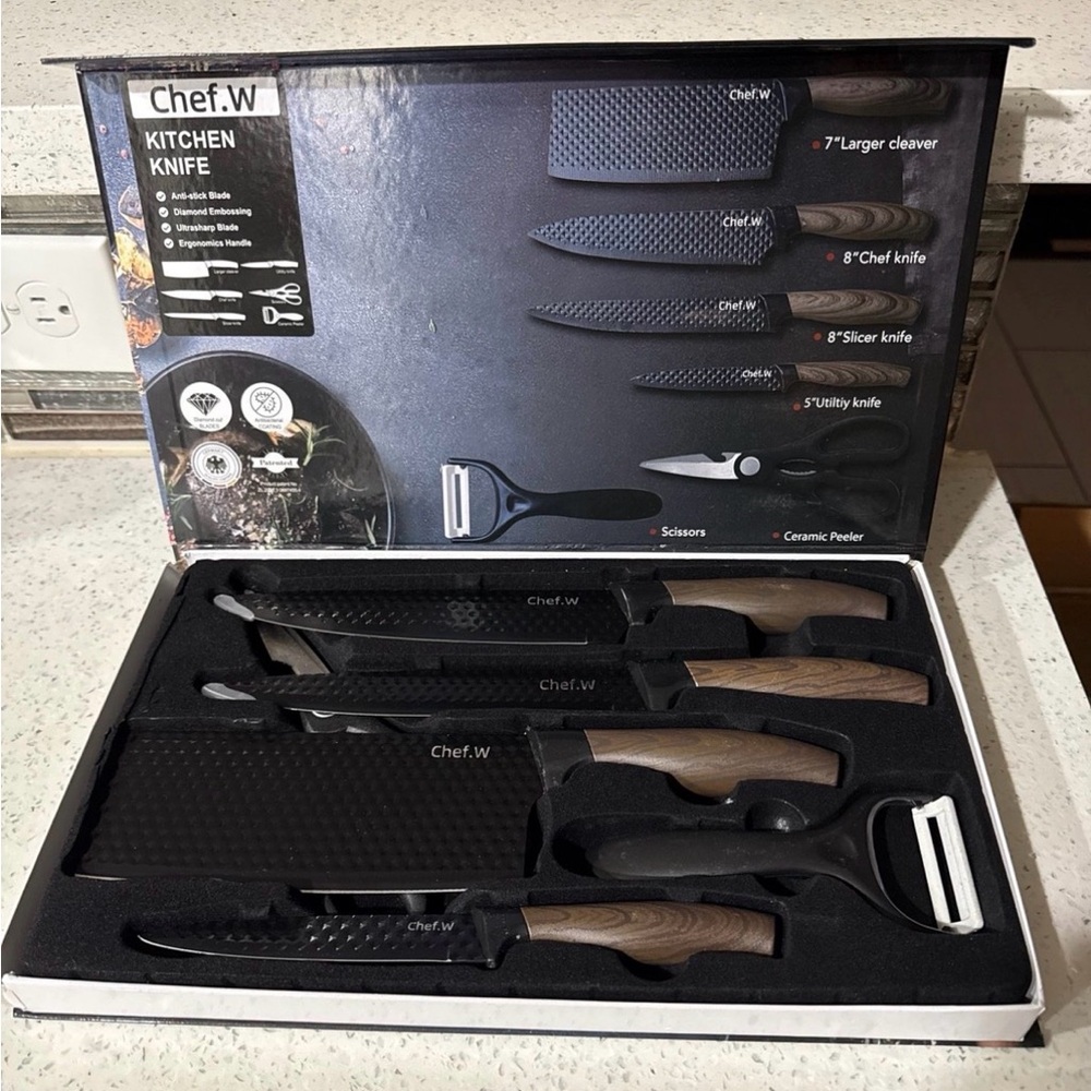 Chef. W Kitchen Knife Set with Peeler